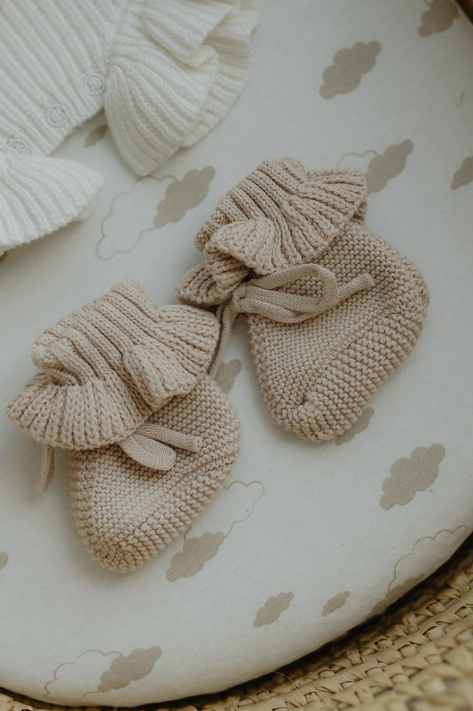 Knit Ruffle Booties-Oat