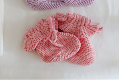 Knit Ruffle Booties- Baby Pink
