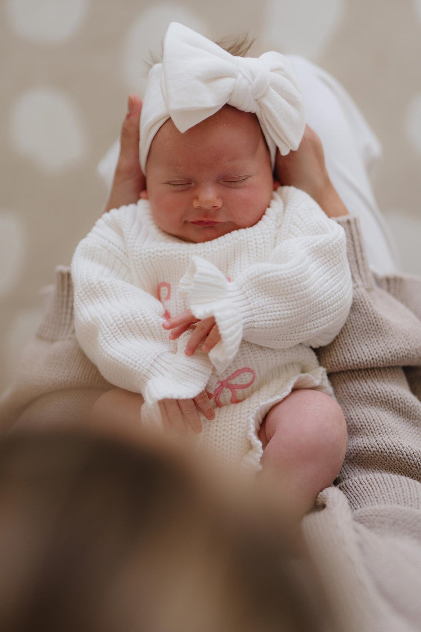 Knit baby bow & bootie set