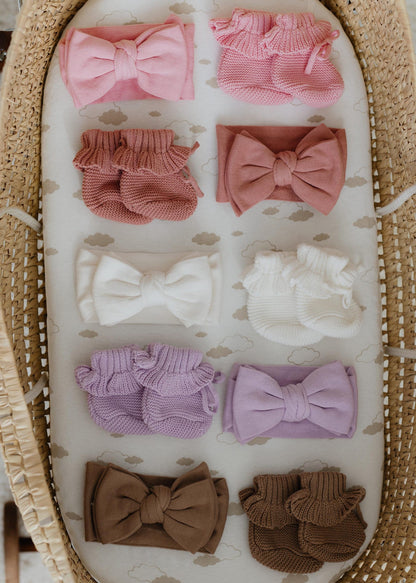 Knit baby bow & bootie set