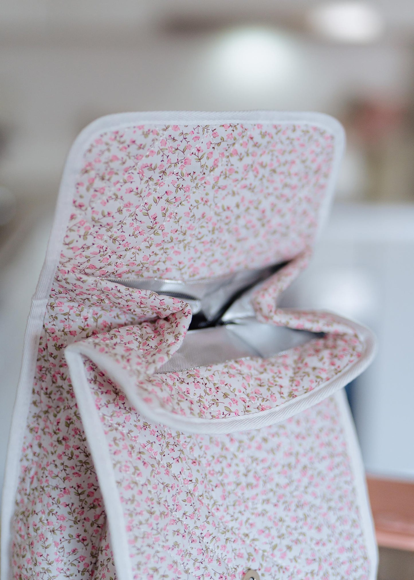 Quilted floral lunch bag